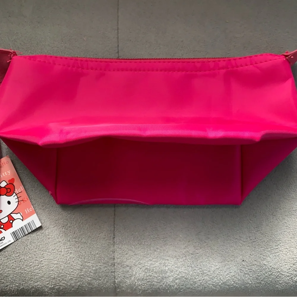 Hello Kitty Sanrio Kawaii Make-Up & Cosmetic Bag with Wristlet in Hot Pink NWT
